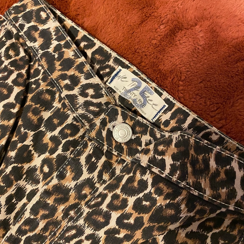 Adorable cheetah print Free People wide bell-bottom pants